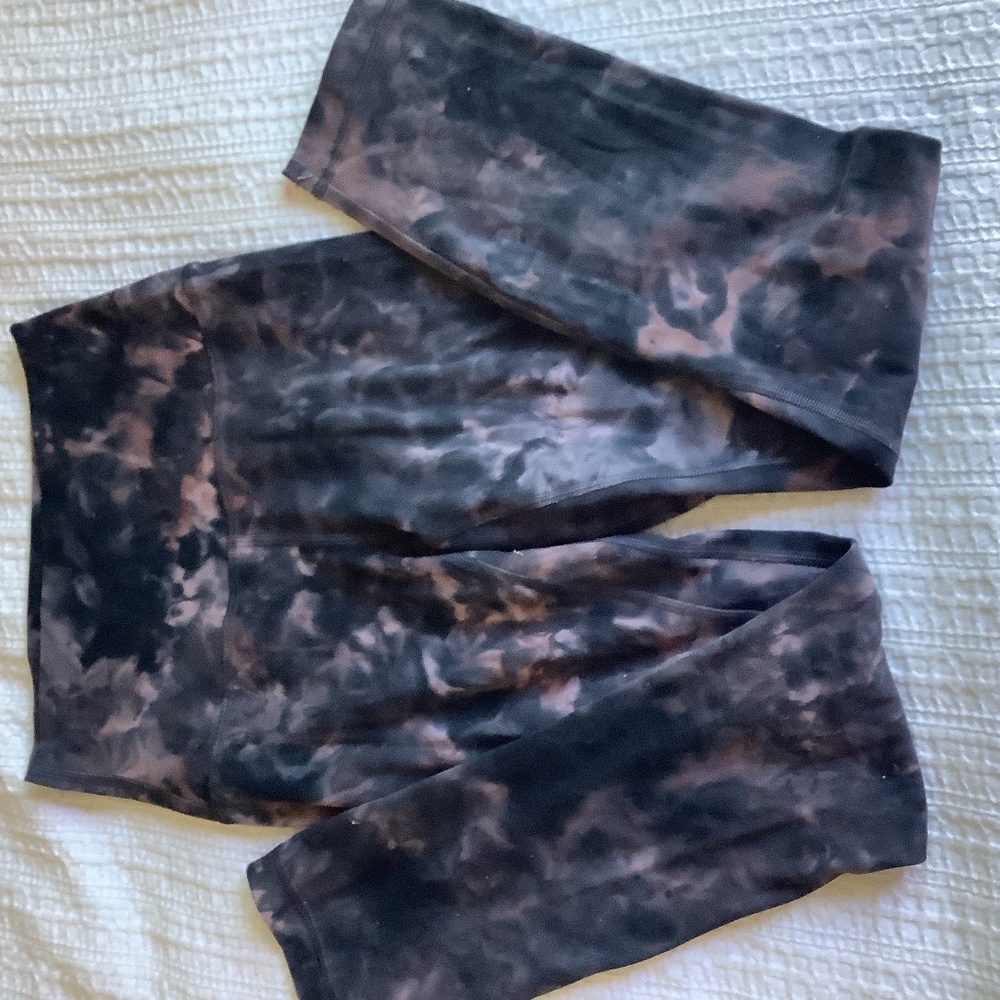 Lululemon size 2 Black and purple leggings